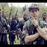 ¿Cuál fue la relación de Pablo Escobar con los grupos paramilitares y guerrilleros en Colombia?